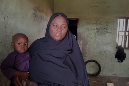 Ozbrojenci v Nigerii uniesli desiatky studentov z internatu