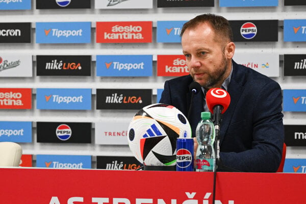 Romantizmus sa z futbalu vytratil Hraci nebozkavaju loga lebo klub miluju hovori Rybnicek
