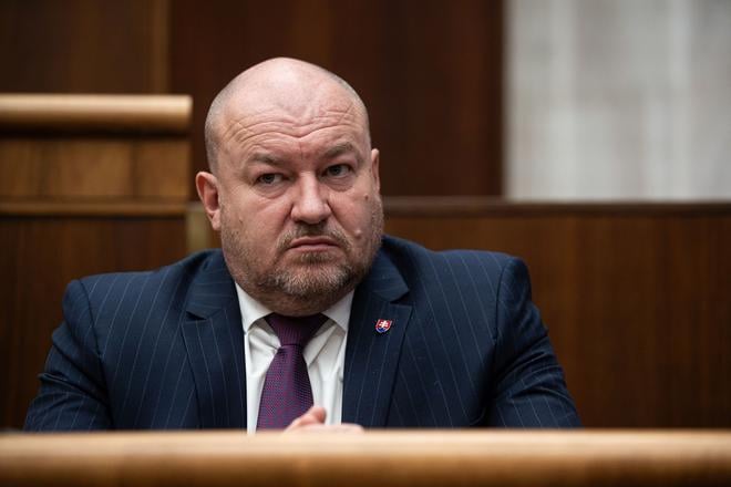 Huliak hovoril o naraste financii na cestovny ruch