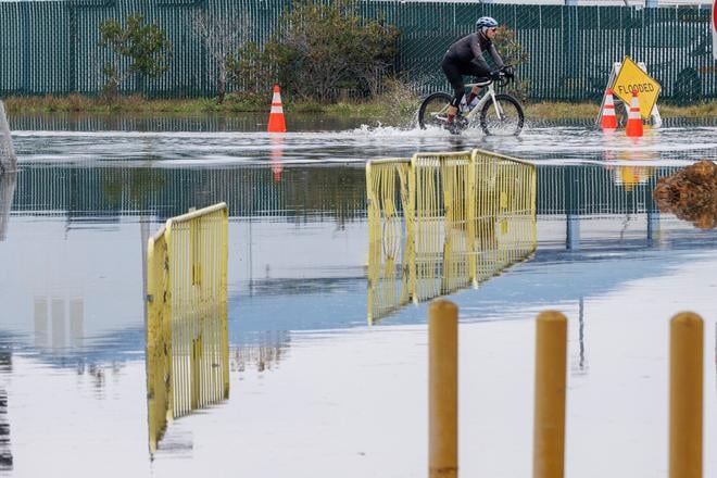 Juh Francuzska zasiahli najvacsie zaplavy za 30 rokov