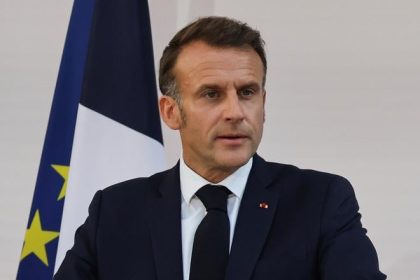 Macron pricestoval do Pekingu aby rokoval o Ukrajine a obchode