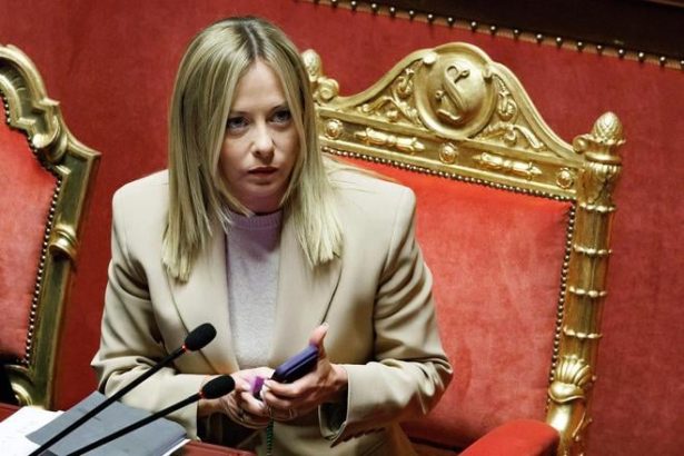 Meloniova a pat premierov v liste ziadaju hybridy a biopaliva