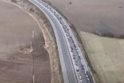 Na zjazde z D1 pri Turanoch sa vytvorila kolona