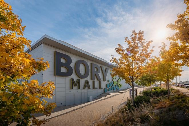 Najprv problemy a prazdne ulicky napokon Penta zarobila