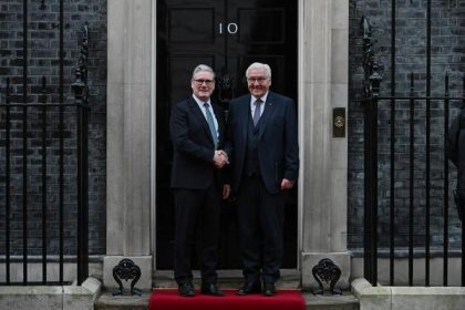 Nemecky prezident Steinmeier zacal trojdnovu navstevu Britanie