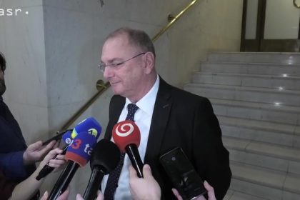 Odvolavanie ministrov opat presunuli Vazny pripustil pnutie v koalicii