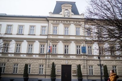 Opozicia sa obrati na Ustavny sud so zakonom o nahradeni uradu na ochranu oznamovatelov