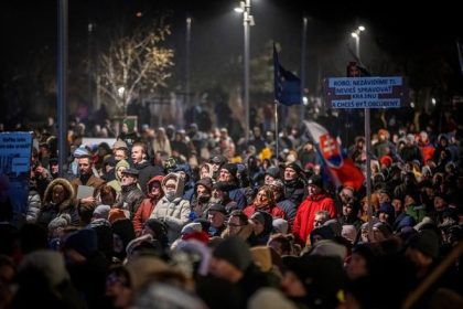 Opozicny protest na bratislavskom Namesti slobody