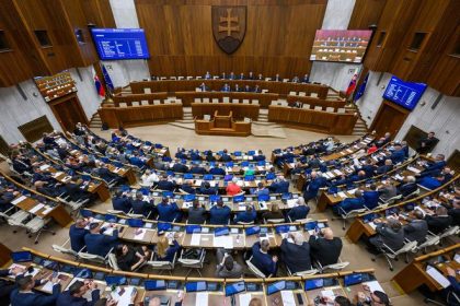 Parlament prerokuje reformu financovania socialnych sluzieb