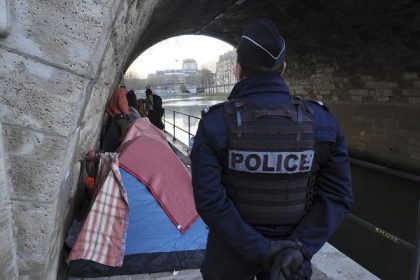 Policia na Korzike zastrelila muza s nozom