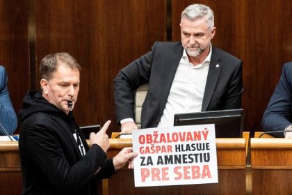 Ranny brifing Ferencak prisiel o funkciu koalicia darovala dar mafii aj Gasparovi