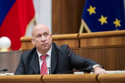 Raz potvrdil pripravu zaloby proti zruseniu tendra D1 Turany