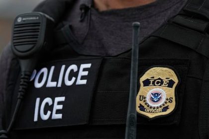 Agent ICE sa pokusil vstupit do budovy ekvadorskeho konzulatu v Minneapolise