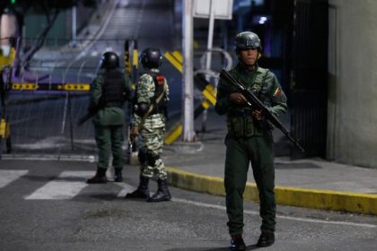 Americania zajali prezidenta Madura Venezuelou otriasli explozie