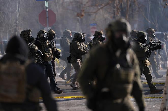 Americka vlada celi tlaku kvoli druhemu dodatku ustavy Trumpovi podporovatelia si uz davaju pozor