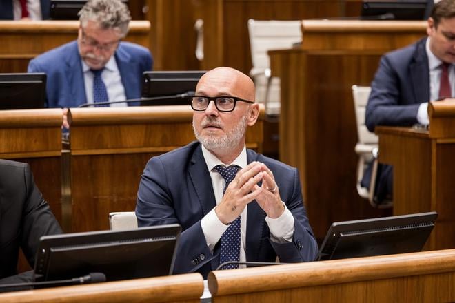 Eticky kodex ma potlacit opoziciu Na tahu su media tvrdi Grohling