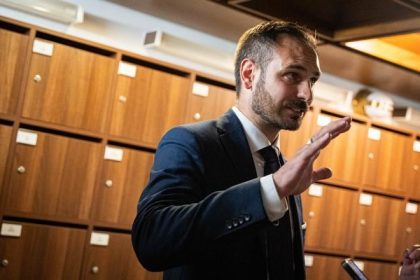 Kratky vstupuje do klubu KDH ma riesit ekonomicky a socialny program