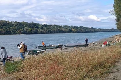 Na Dunaji medzi Chorvatskom a Srbskom uviazla lod
