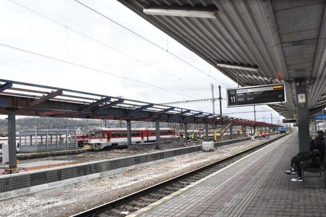 Najvytazenejsie vlaky su po sviatkoch obsadene na tri stvrtiny