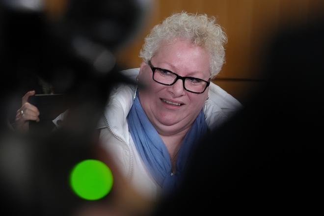 Parizsky sud uznal desat osob vinnymi z kybersikany prvej damy Francuzska