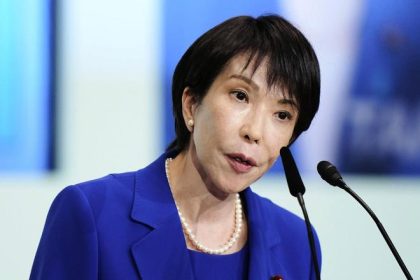 Takaiciova zvazuje predcasne volby pisu media