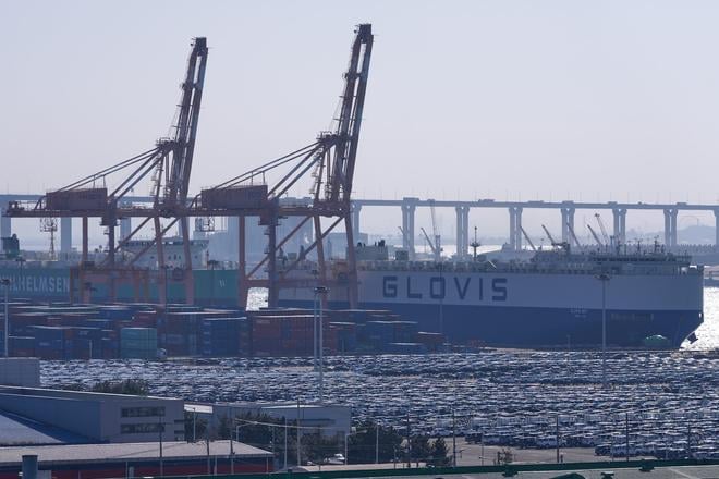 Trump oznamil 25 percentne cla na vybrane tovary z Juznej Korey