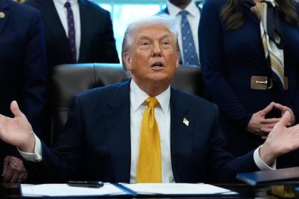 Trump zvazuje pomoc NATO pri rieseni migracnej krizy v USA