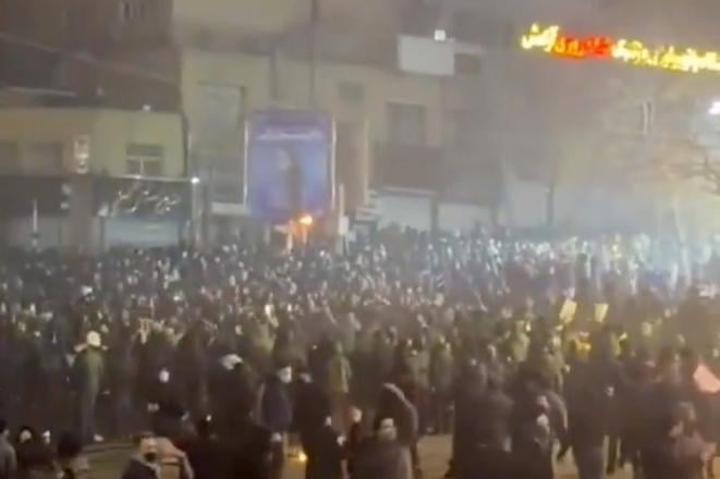 Trumpova vlada viedla prvotne rokovania o utoku na Iran