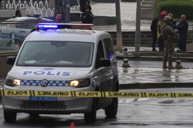 Turecko pri zatahoch proti IS zadrzalo 125 ludi