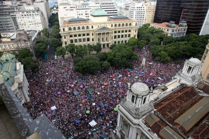 V Brazilii udrel blesk do zhromazdenia na podporu Bolsonara zranilo sa 89 ludi