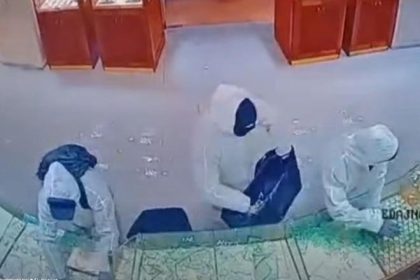 V pripade novembrovej lupeze sperkov je obvineny Rumun