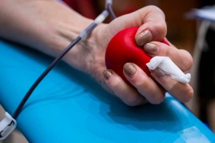 Zasoby krvnych skupin 0 a A s negativnym Rh faktorom su na hranici