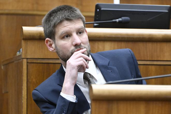 Aktualna vlada sa podla Simecku snazi zakryt korupciu utokmi na rodinu