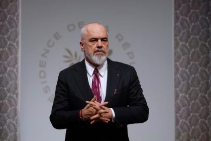 Albansky premier sa zucastni na stretnuti Rady mieru v USA ale za vstup nebude platit