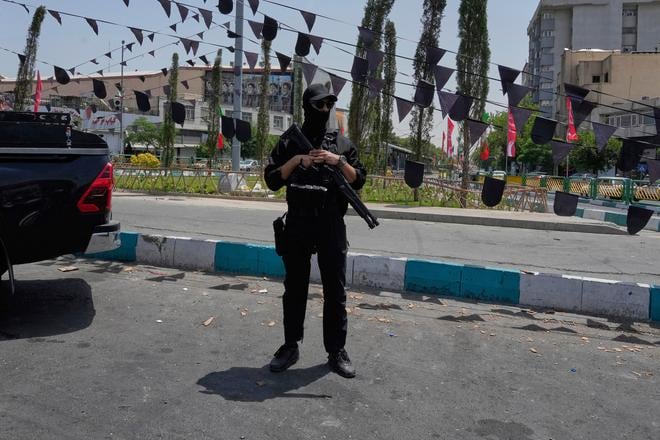 Iranske revolucne gardy udajne zacali cvicenia v Hormuzskom prielive