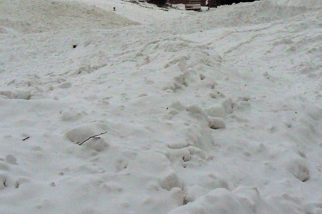 Lavina sposobila vykolejenie vlaku vo Svajciarsku pravdepodobne su aj zraneni