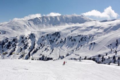 Lyziar v nemeckych Alpach sposobil lavinua nasledne zahynul