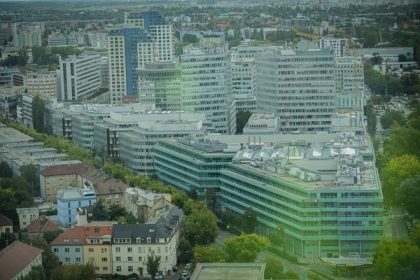 Na Slovensku podnika viac ako 72 tisic cudzincov Najviac z Ceskej republiky