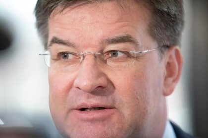 Preco by nas mali zaujimat Lajcakove odkazy pre sexualneho predatora Epsteina