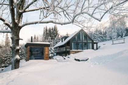 Raj uprostred nicoho Chata po paseracke si nasla novych majitelov sama