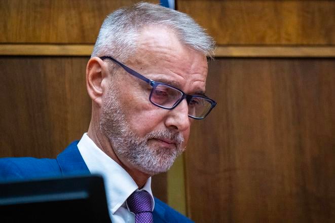 Rasi predlozi navrh na predlzenie volebneho obdobia samosprav na pat rokov v aprili