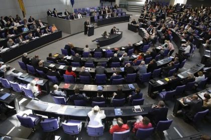 Sud uznal Halembu z AfD za vinneho z prania spinavych penazi a zastrasovania