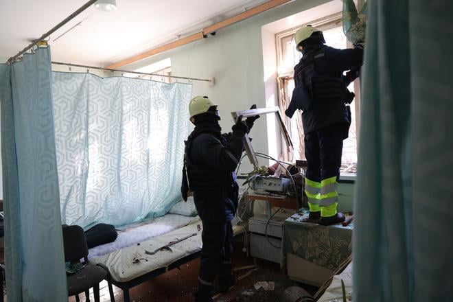 Ukrajina Rusko Online Ruska armada pri utoku na mesto Zaporozie zasiahla porodnicu sest ludi je zranenych