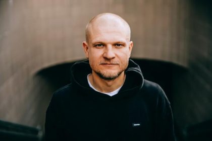 Ukrajinsky spisovatel Myched Putinova vojna Je to vojna celeho ruskeho naroda