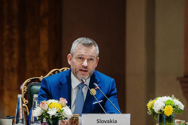 V blizkej dobe postavia v Bratislave prve moderny datove centrum AI oznamil prezident