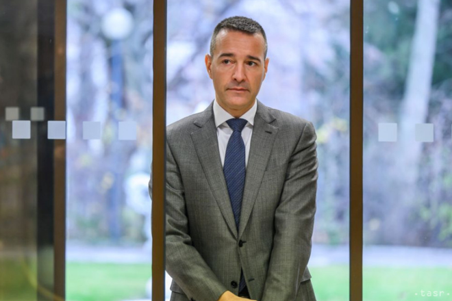 Viac ako tisic riaditelov skol ma vyhrady k niektorym bodom skolskej reformy