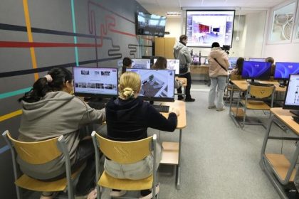 Zakladne skoly maju posledne hodiny na odoslanie e prihlasok rodicom prichadzali zmtocne e maily