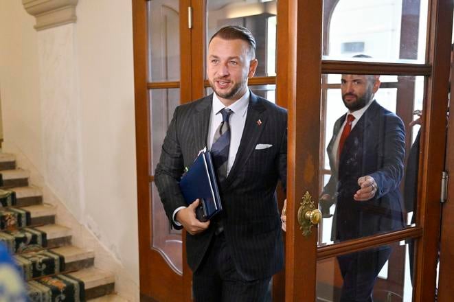 ak slovensko nie je partnerom ukrajiny musi prijat opatrenia tvrdi sutaj estok