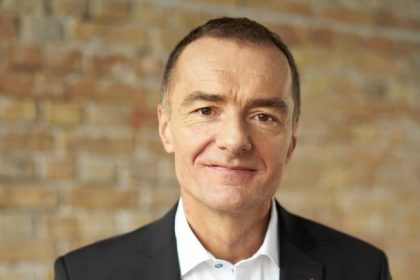 lacnejsie hypoteky najprv by musela vlada ziskat doveru investorov rozhovor