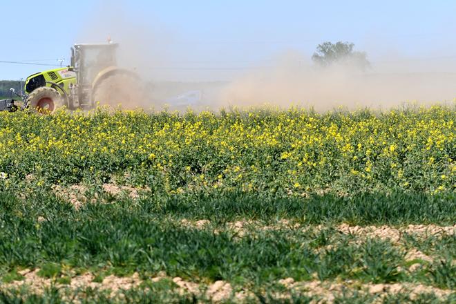 pokles cien v polnohospodarstve stavebnictvo ostava drahsiie